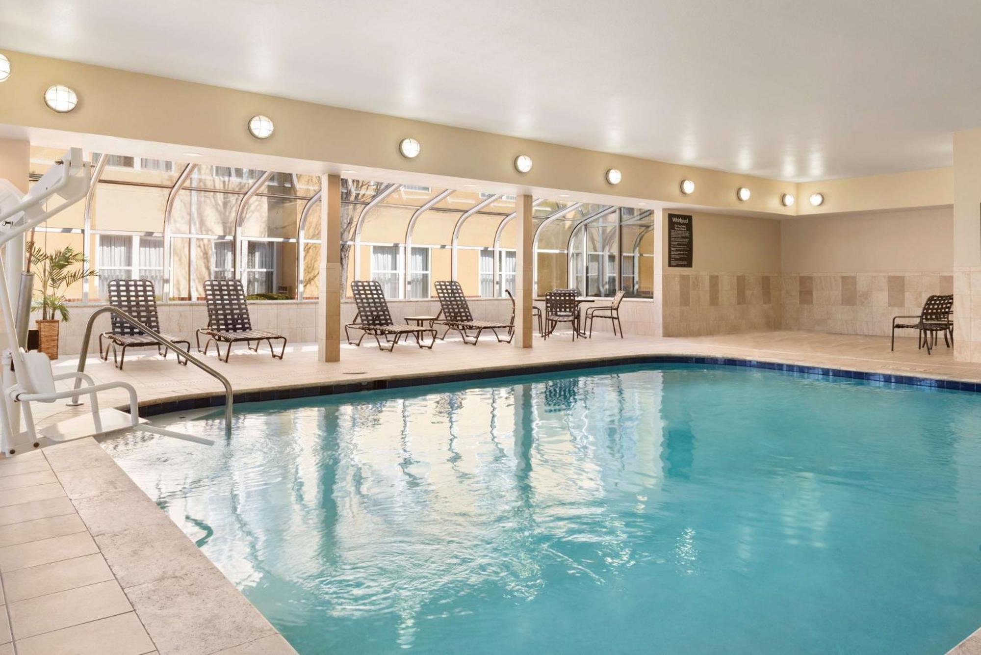 Homewood Suites By Hilton Columbus-Хиллиард Экстерьер фото
